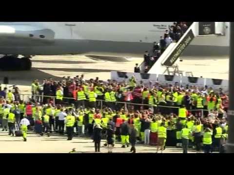 Unsere #Elf landet mit dem #Fanflieger in Tegel - #Fans sind begeistert