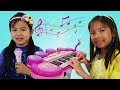 Jannie Learns to Play Piano w/ Wendy & Lyndon! Kids Start a Music Band
