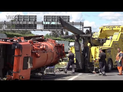 25.05.2022 - VN24 - Saugtankwagen überschlägt sich bei Unfall auf Autobahn A2 bei Dortmund