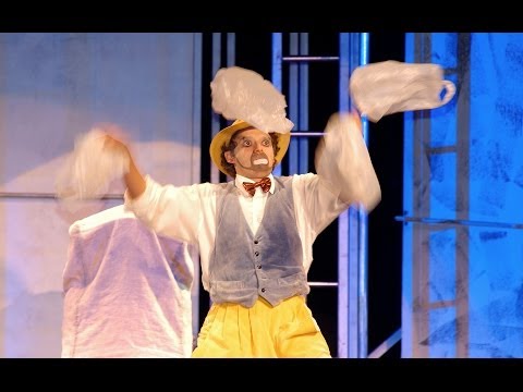 How to Clown - Mikhail Usov - Professional Clown - Juggles Plastic Bags
