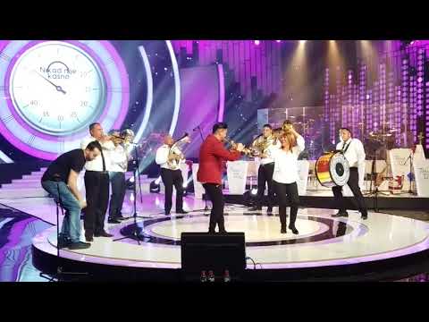 Jelena Bakic (Vranjska Banja)  & Ork STEFAN Mladenovic (Vranje) Samo Pesma Zna (Usnija Redzepova)