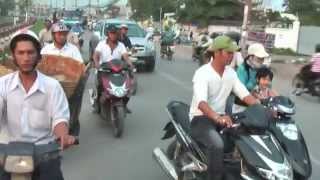 preview picture of video 'Travel memories.... Vietnam, scooter ride and traffic jam in Saigon (Ho Chi Minh City)'