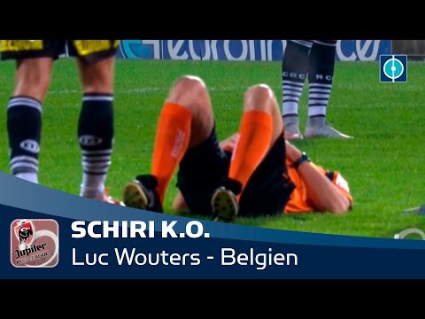 FUNNY | Schiedsrichter bekommt Ball in die Eier | RSC Charleroi - Standard Lüttich