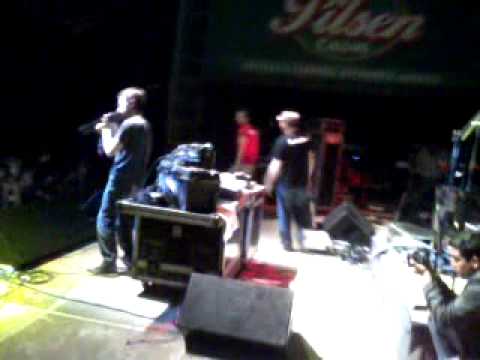 Weeding Dub & Fu Steps On Stage in Oxapampa ¨FESTIVAL SELVAMONOS 2013¨