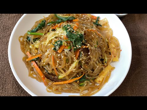 TOFU JAPCHAE | VEGETARIAN JAPCHAE (잡채) | KOREAN GLASS NOODLE STIR FRY | VEGETARIAN MEDLEY - MADHAVI
