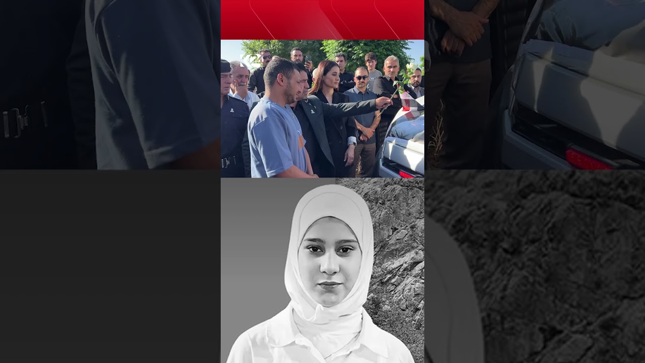 ڤیدیۆ | دڵ بەرگەی دیمەنەکە ناگرێت؛ باوکی روقیە گوڵ بۆ کچەکەی دادەنێت و وێنەکەی ماچ دەکات