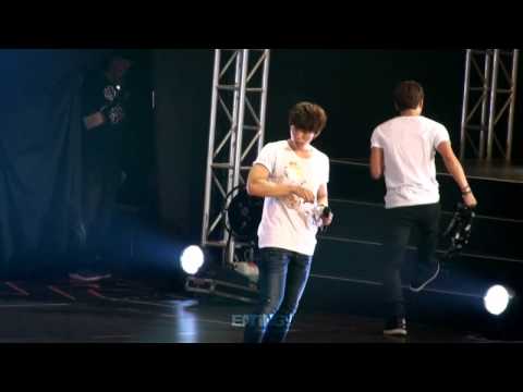 [FANCAM] 120525 JUNHO Six Beautiful Days - ending