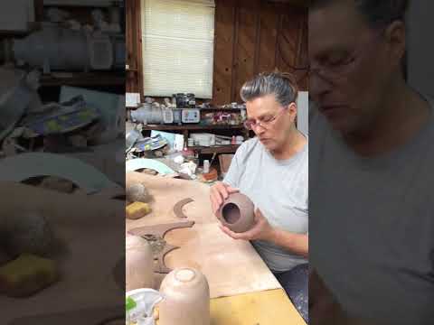 How to hand build a pottery mug