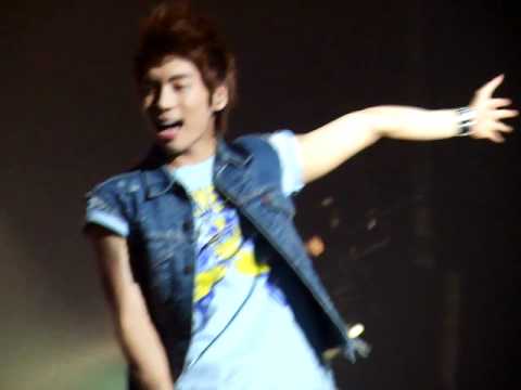 [fancam] 110611 SHINee Jonghyun - Stand by me @ SMTown Live in Paris
