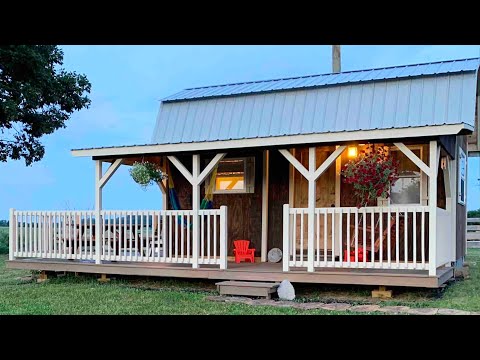 Cozy Beautiful Papa’s Cabin Tiny House with Amazing Deck