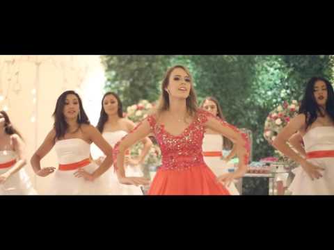 15 ANOS GABRIELA VELLUCCI 