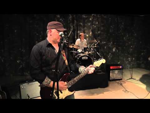 Blues Makes Me Feel So Good - Albert Cummings