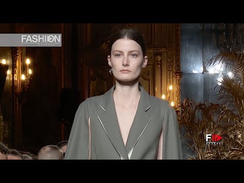MILA SCHON Fall 2018/2019 Milan - Fashion Channel