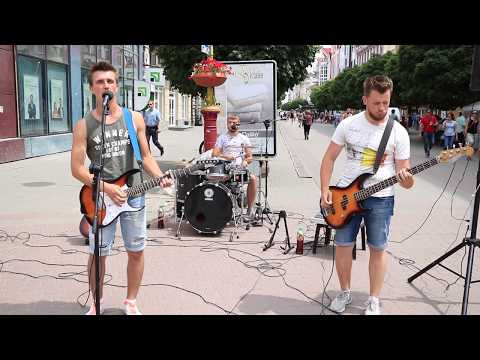 Франківськ і вуличні музики. Мрія, що стала реальністю: гурт “Never too late”. ФОТО. ВІДЕО