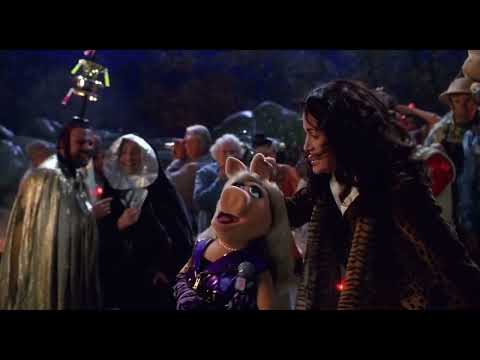 Muppets from Space: Shelly Snipes Gives Miss Piggy Her Job