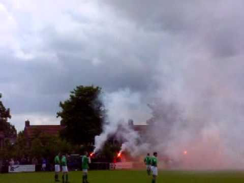 Vuurwerk2 kogelvangers-Dinteloord2002.MPG