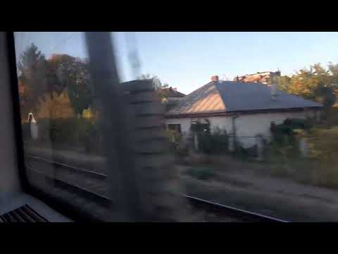 Trenul IC 552 Suceava - București Nord trece fără oprire prin Gara Adjud (28.10.2023)