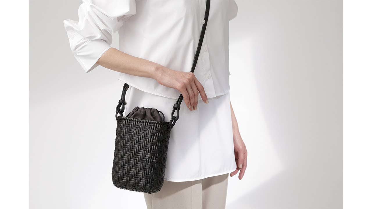 令和６年度　優秀賞<br>Ajiro Rattan Shoulder Bag（有限会社加瀨ラタン工芸）