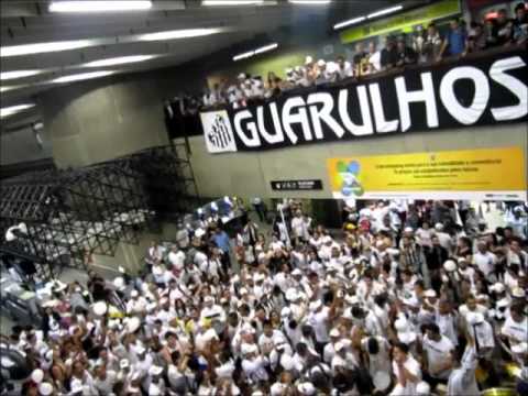 Torcida Jovem do Santos no aeroporto de Guarulhos 05/12/2011