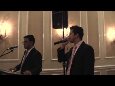 Avi Perets Singing at a Wedding