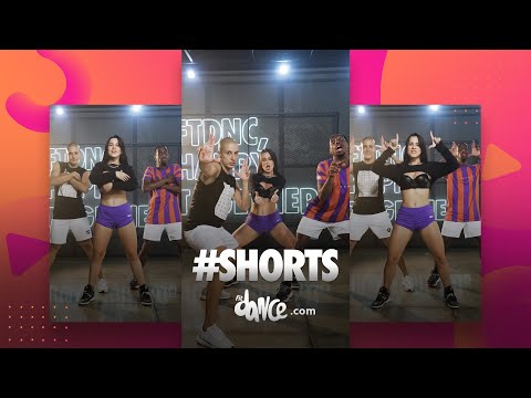 Trava na pose chama no zoom da um close #FitDance #Shorts #Coreografia