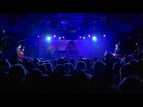 ZÓRA – Mámor (Live at A38)