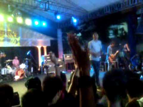 Sheila On 7 - Yang Terlewatkan (Live at Don Bosco Jakarta)