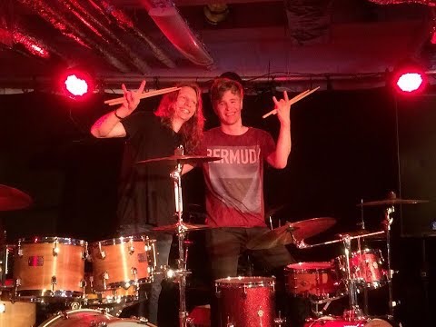 Alexander Philippov and Riku Sonkkanen shedding along the Therr Maitz track