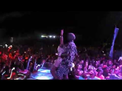 TAZAMA HAPA CATRIMA AKITIKISA JUKWAA LA #WASAFIFESTIVAL2018