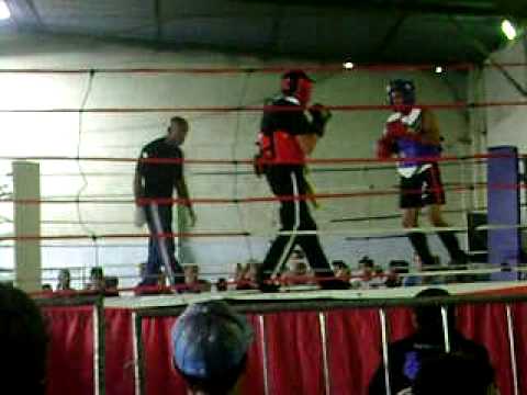 thayllonn kickboxing/ 2 round