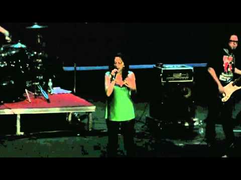 Luisa Maita at ¡Globalquerque! (Friday Clip 3)