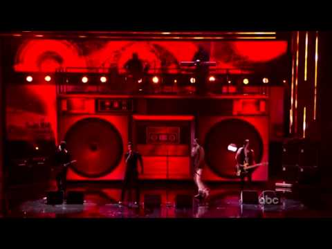 American Music Awards 2011 - Gym Class Heroes Ft. Adam Levine - Stereo Hearts