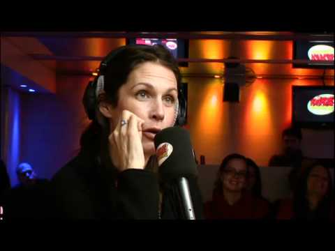 Astrid Veillon raconte sa première fois - Baffie sur Rire & Chansons