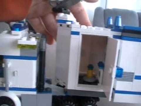 Lego City Mobile Police Unit 7288 Review