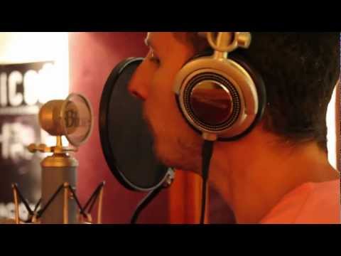 CORTINA BIEN LEVANTADO (VÍDEO OFICIAL)