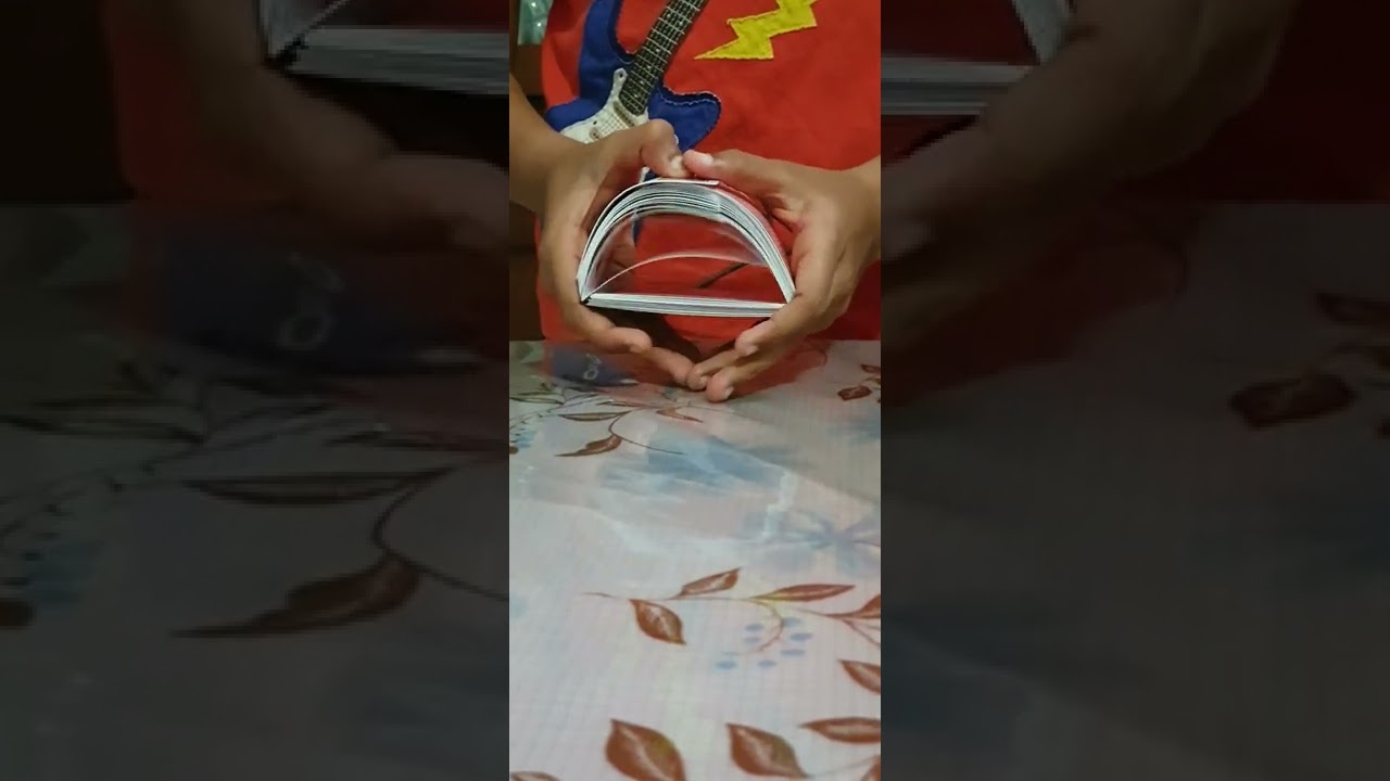 The most satisfying riffle shuffle. #satisfying #shuffle