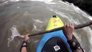 preview picture of video 'Best Ecuador whitewater Kayaking in Upper Anzu high water'