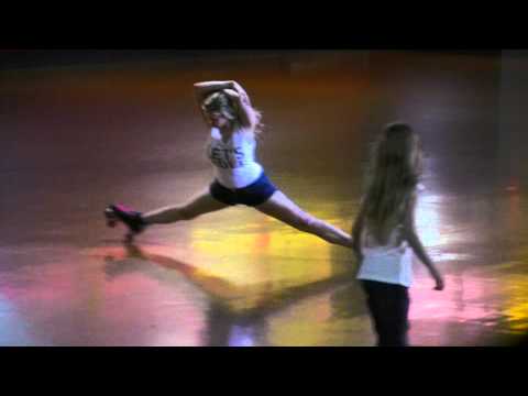 THE "HEATHERCOPTER" ROLLER SKATING SPLITS MOVE!!! HAHA!