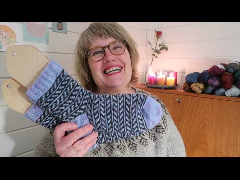 Episode 50: Dronninga av samstrikk!, Brit Strikkenerd