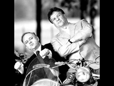 La gallina Cochi e Renato