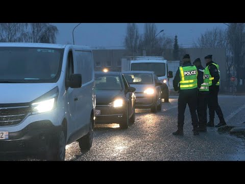 French farmers: police set up checkpoints at key Paris food supply hub | AFP