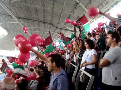 Entrada do time em campo na Final do Campeonato Carioca 2012.MPG