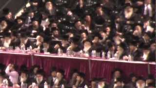 משגיח לייקווד, הרב מתיסיהו סולומון נואם בשדה סיטי