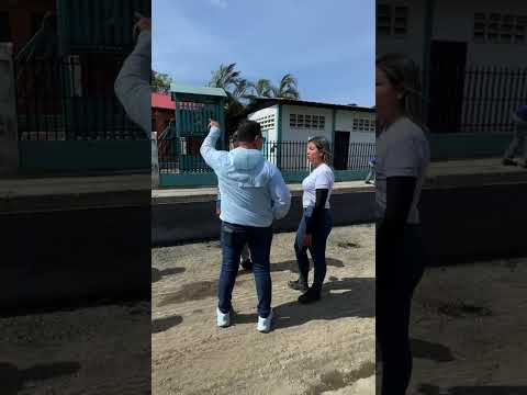 EL ALCALDE WILSON COY SUPERVISA EL PLAN SUCRE VIAL EN LA CALLE 8 DE LAS VEGAS