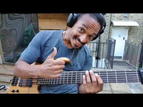 BASS GUITAR LESSON - Two Handed Tapping Vol. 1