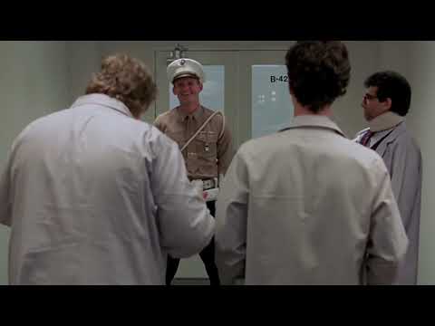 Tom Hanks och John Candy som svenska forskare (John Candy speaks Swedish, från filmen Splash)