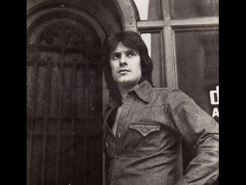 Abrazándonos. CARLOS JAVIER BELTRÁN