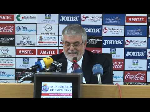 Florentino Manzano detrás del Cartagena (06-12-14)