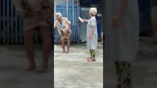 Download lagu LUCU!!! Nenek2 berantem rebutan harta😂🤣 mp3
