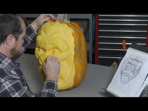 King Kong Pumpkin Sculpture Timelapse
